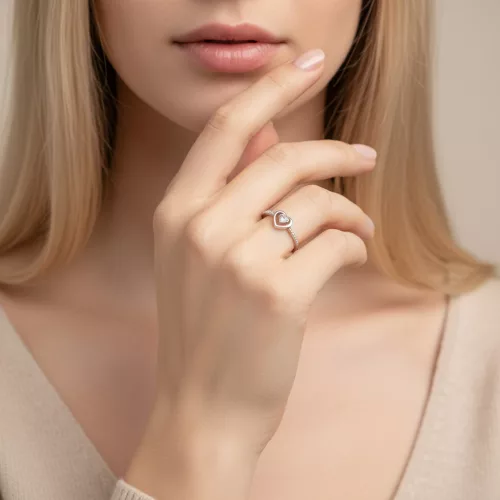 Ékszerpalota eljegyzési gyűrű 0,12ct szív gyémánttal