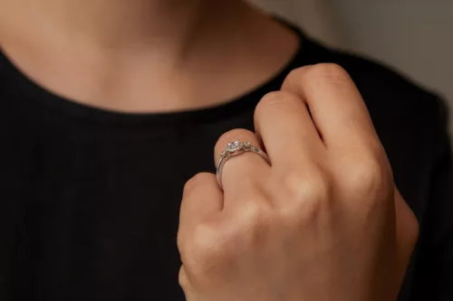 Ékszerpalota eljegyzési gyűrű 0.17ct zöld zafírral BRK002 fehér arany 