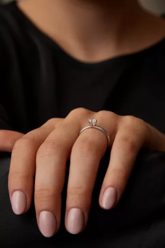 Ékszerpalota eljegyzési gyűrű 0,4ct rubinnal BRK197 fehér arany 